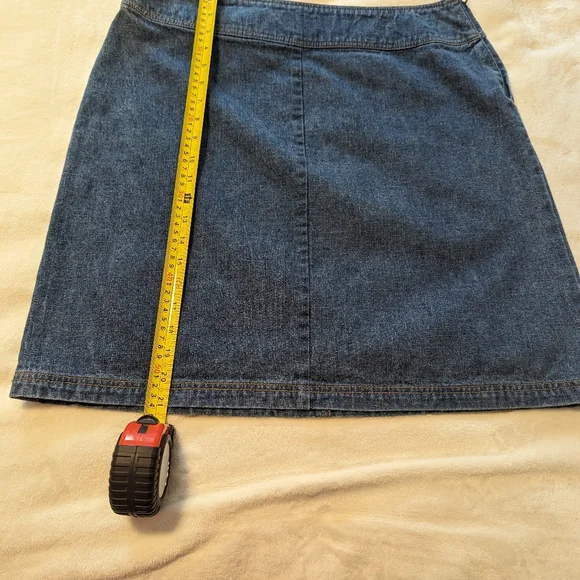 Carroll Reed vintage Denim Skirt. Size 14. 100 % cotton. Side zipper closure. - Picture 6 of 8